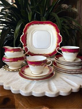 Antique Aynsley 15 Piece Set 8013 Rutland Saucers, Plates, Cups, + Cream & Sugar